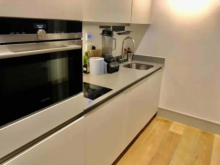 Cheviot House Apartment London